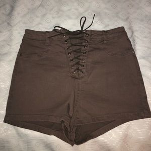 Misguided VICE lace up shorts 💫